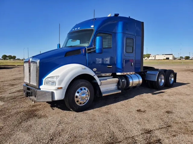Kenworth T880 52" Mid-Roof MX13 6x4
