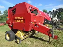 New Holland 648 Bale Command