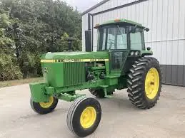 John Deere 4240