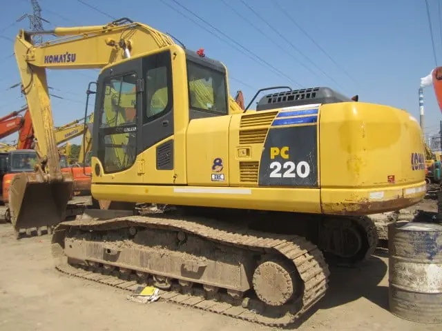 Komatsu PC220-8