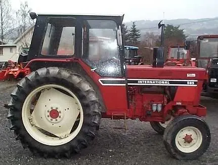 International Harvester 585