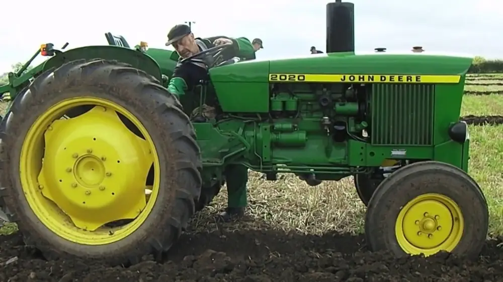 John Deere 2020