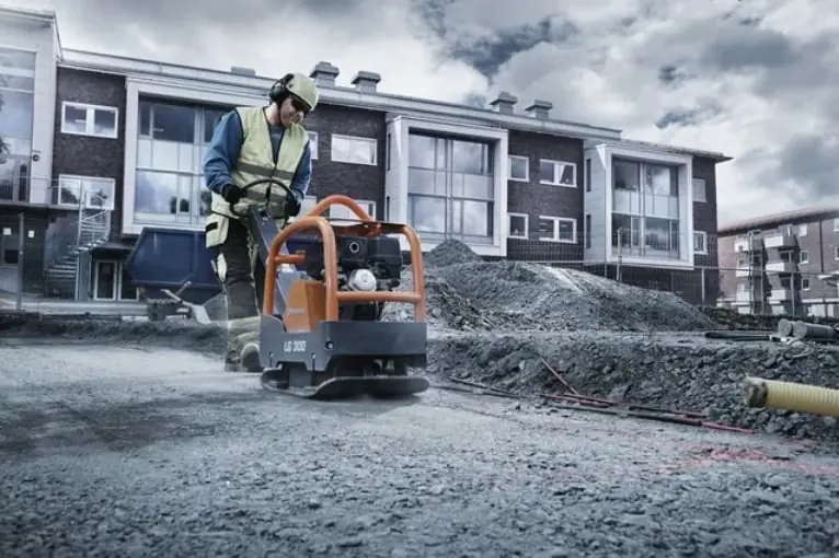Husqvarna LG 300 thumbnail 2