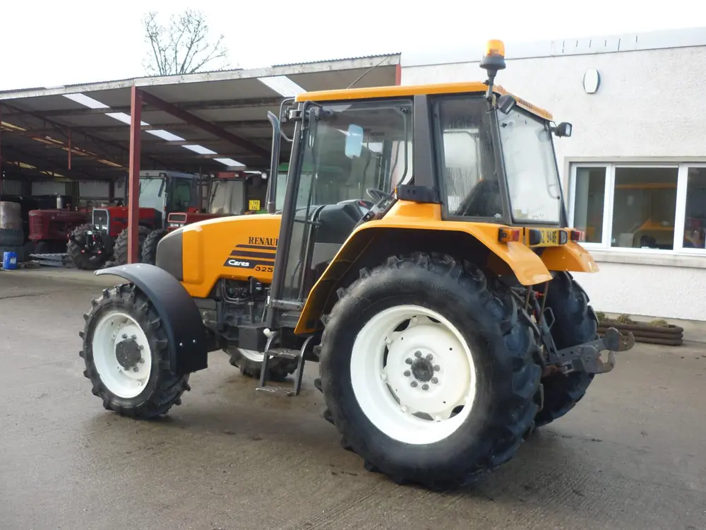 Renault CERES 325
