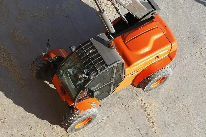 Ausa T 307 H