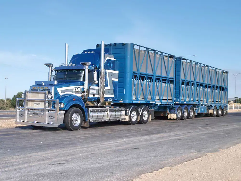 Mack SuperLiner RWS712L CA494 ETAZ673A 4x2