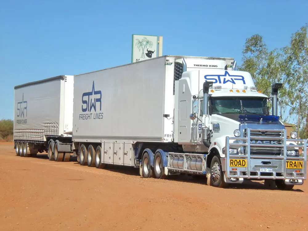 Mack SuperLiner RWS712L CA494 ETAZ673A 4x2 thumbnail 5