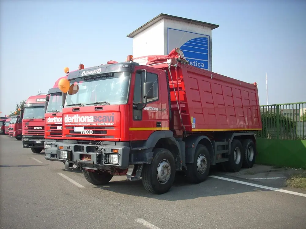 Iveco EUROTRAKKER 410E42