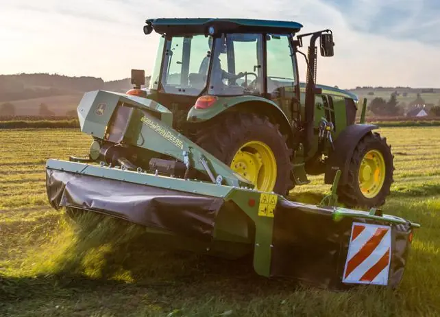 John Deere 328A
