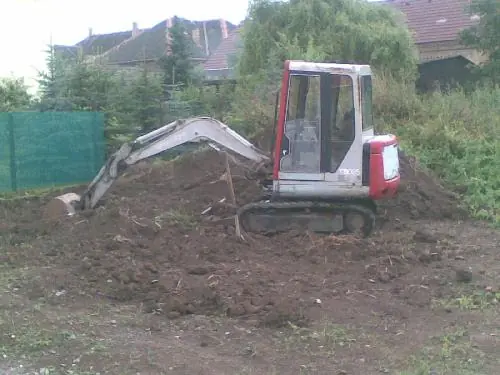 Takeuchi TB 025