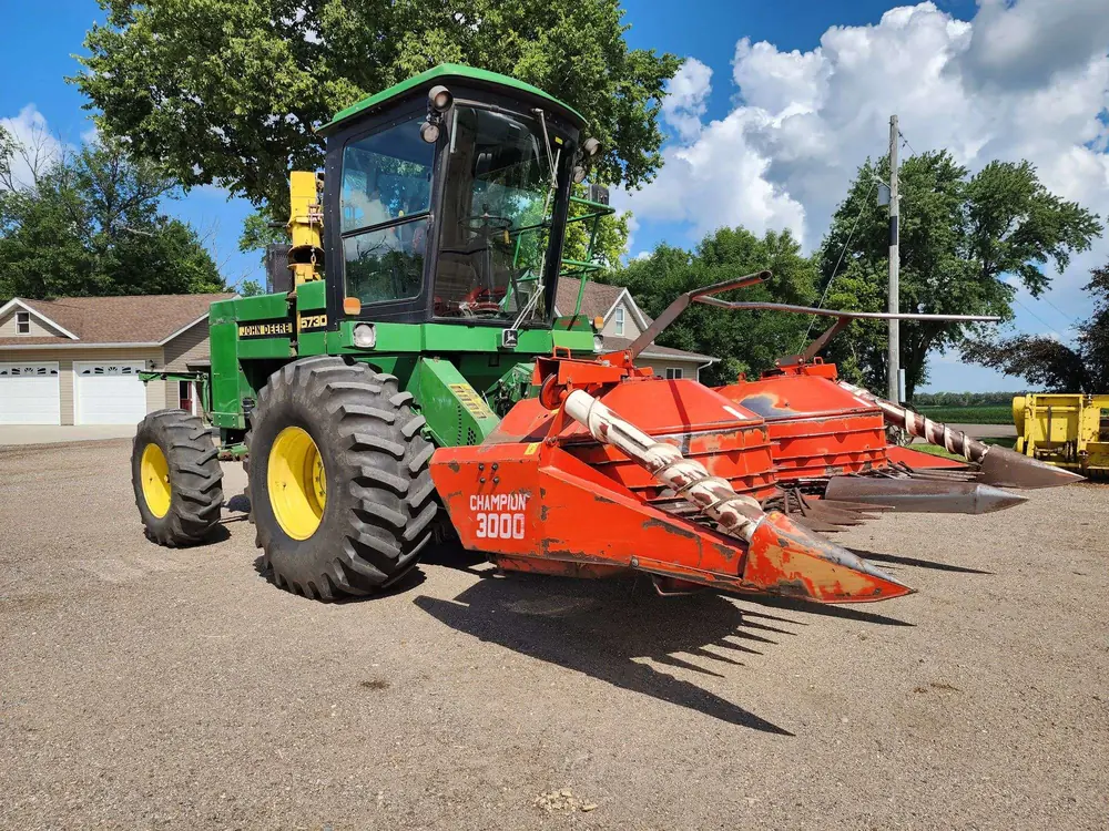 John Deere 5730