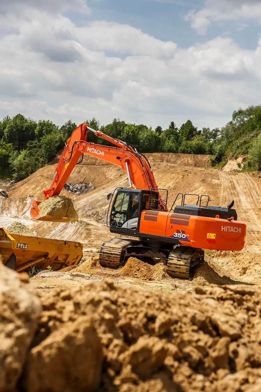Hitachi ZX350LC-6 thumbnail 6