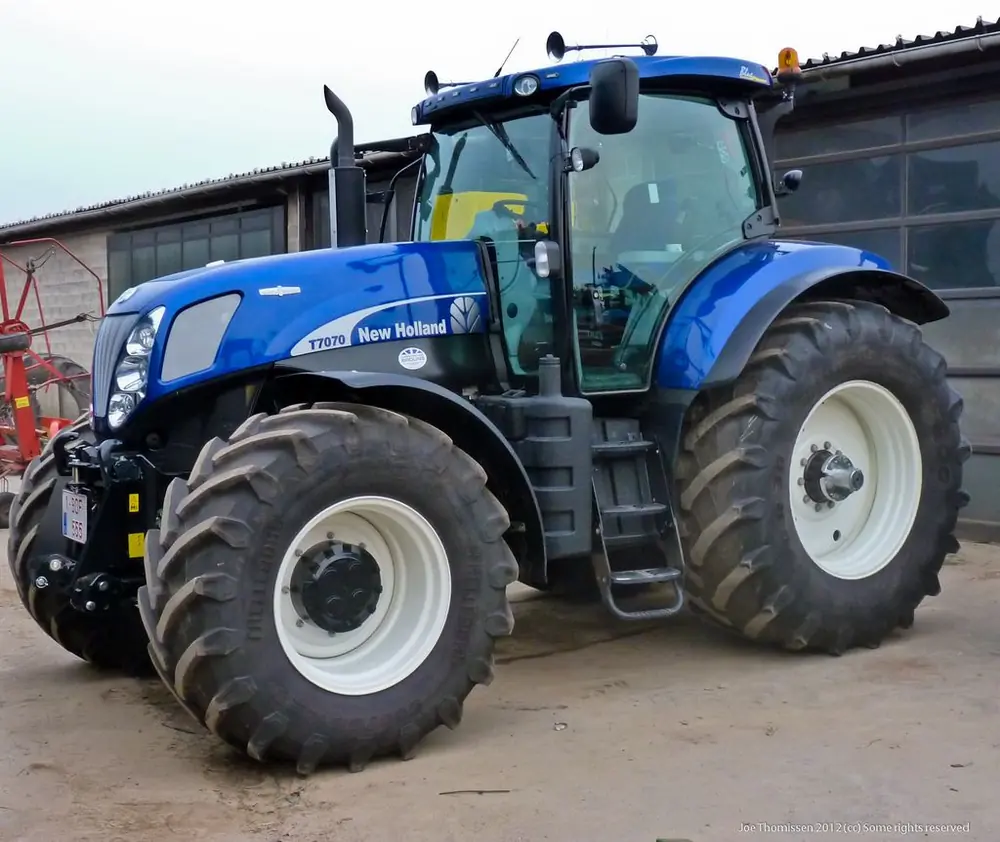 New Holland T 7070 (500)