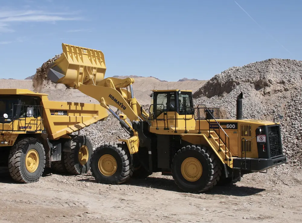 Komatsu WA600-6 thumbnail 3
