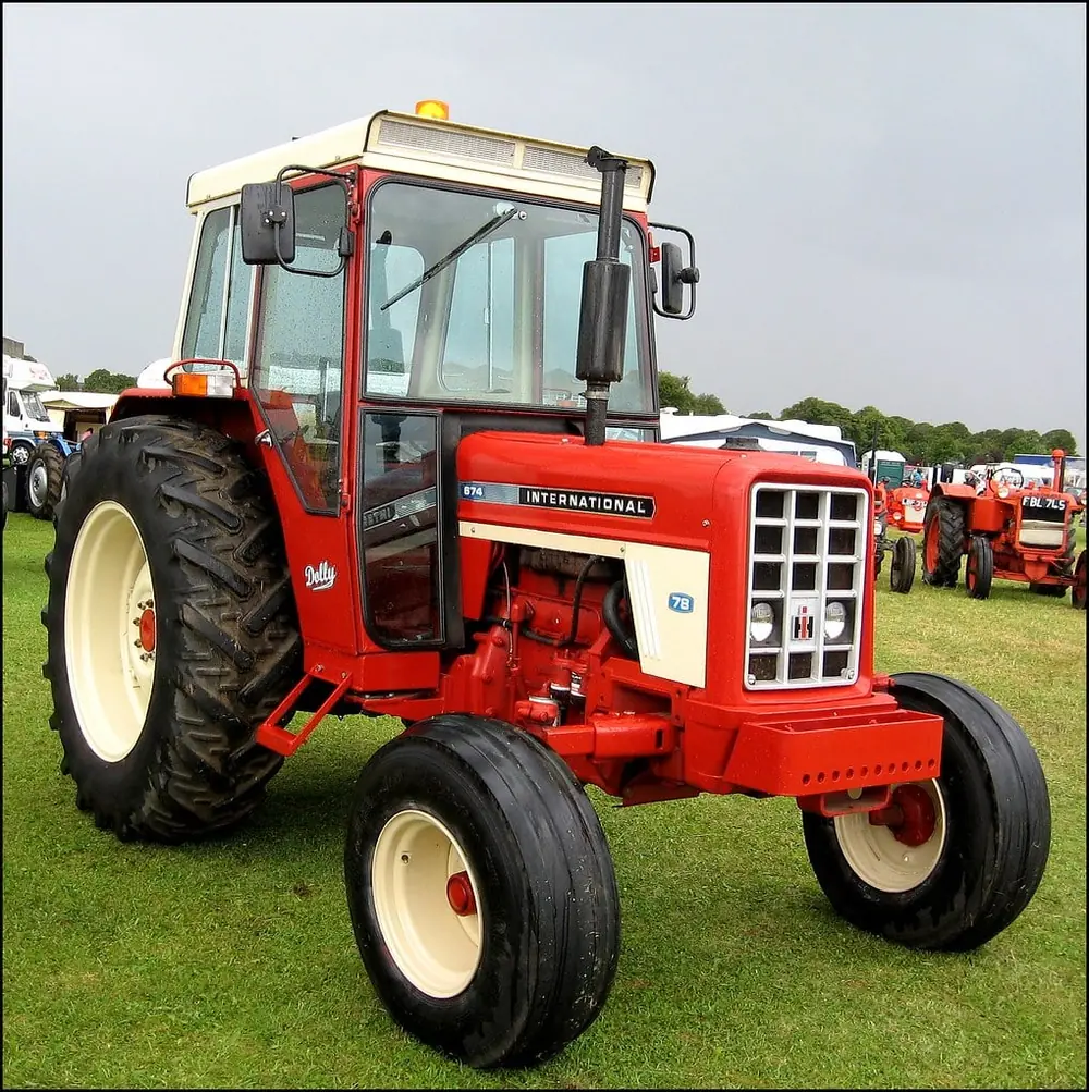 International Harvester 674