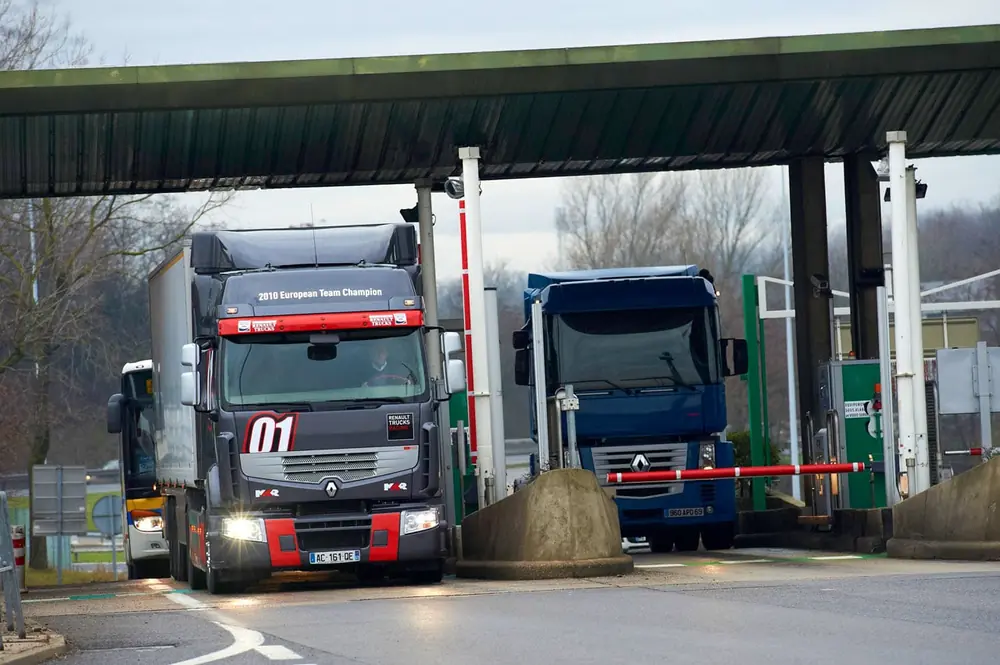 Renault PREMIUM 460.19 4X2 LD T TRUCK RACING thumbnail 5