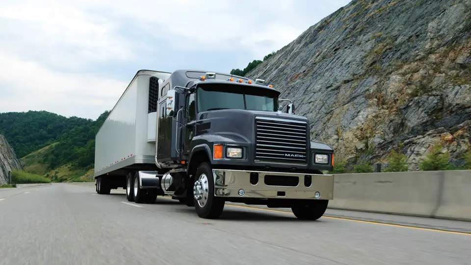 Mack PINNACLE CA68 Conventional CHU603 MP8 6x4 thumbnail 7