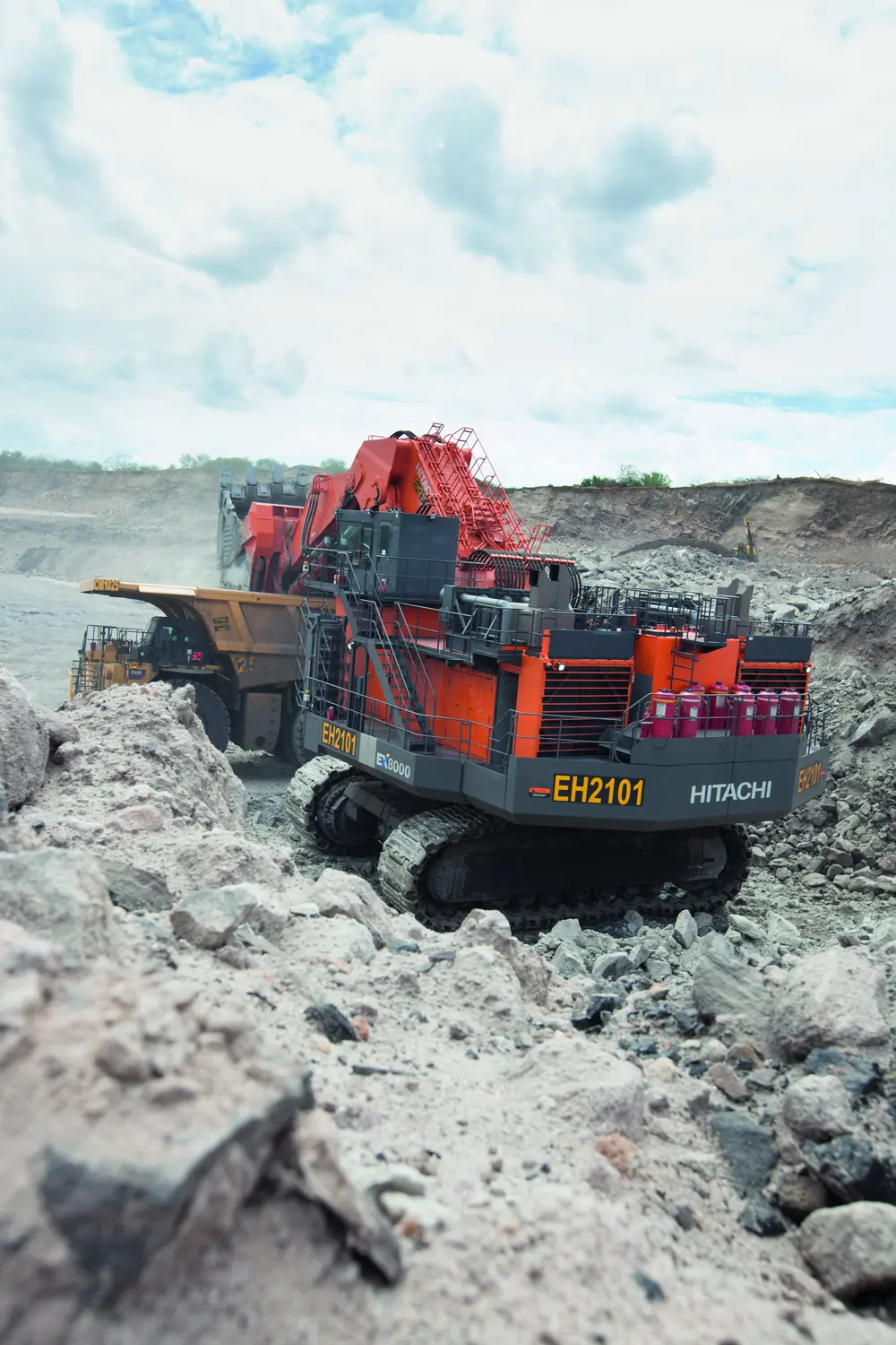 Hitachi EX 8000-6 thumbnail 3
