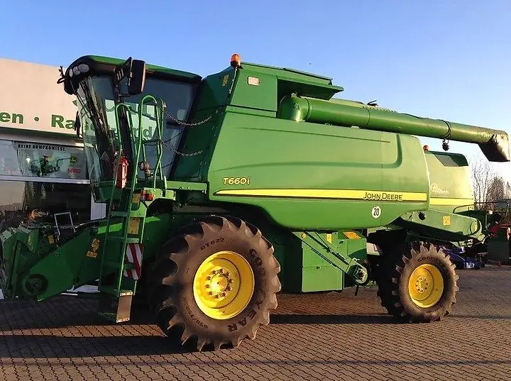 John Deere T 660