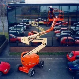 JLG 450 AJ Semi Track