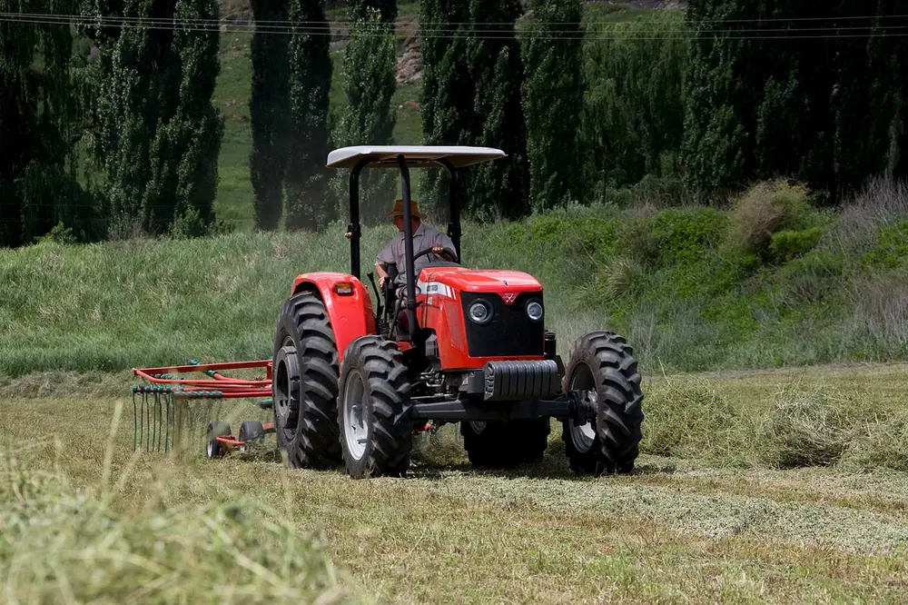 Massey Ferguson MF 445 Xtra