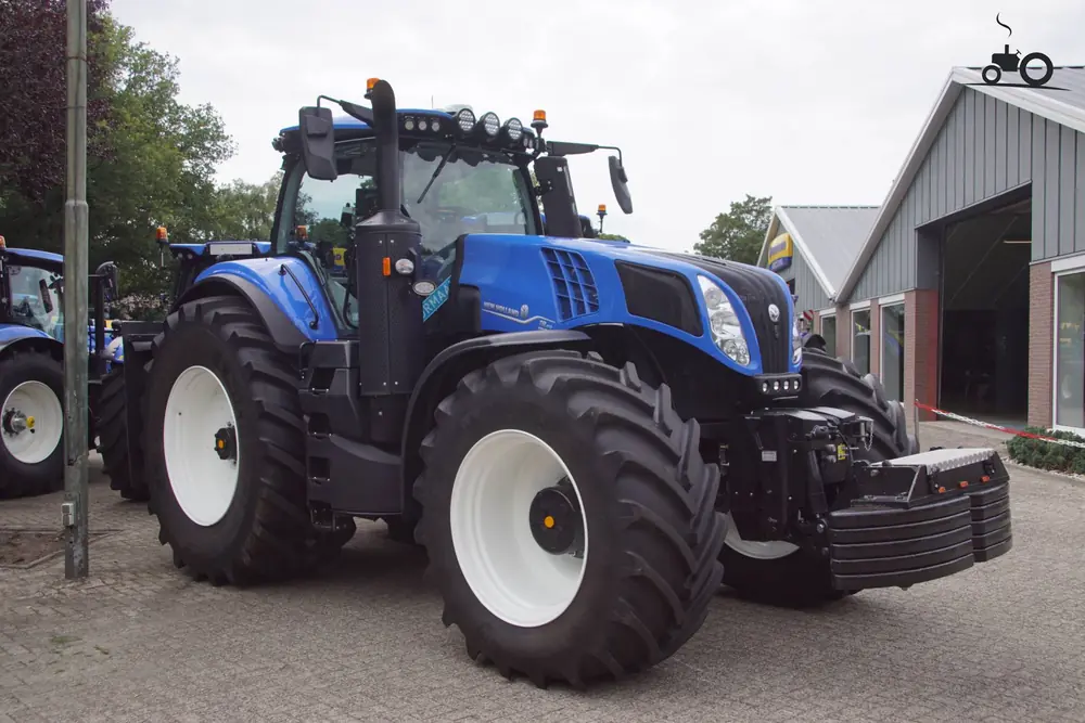 New Holland T 8.420 (801)