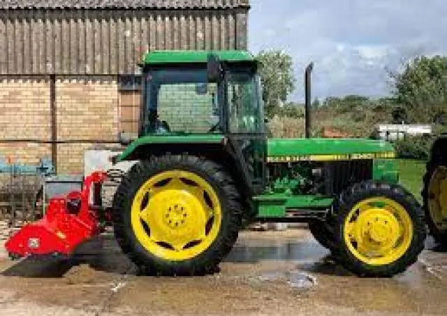 John Deere 2140