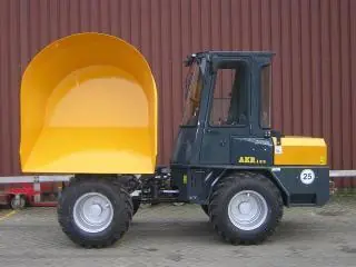 Paus AKR 183