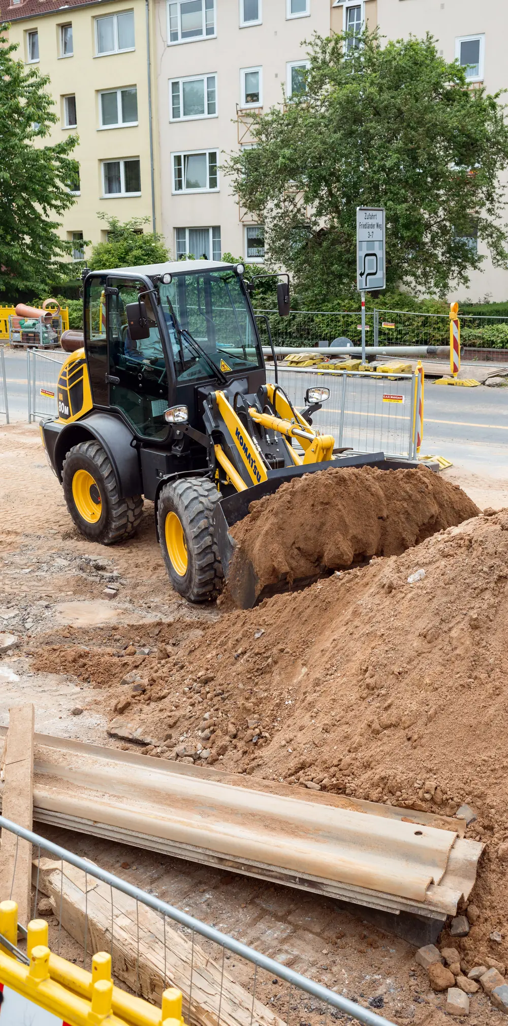 Komatsu WA80M-7