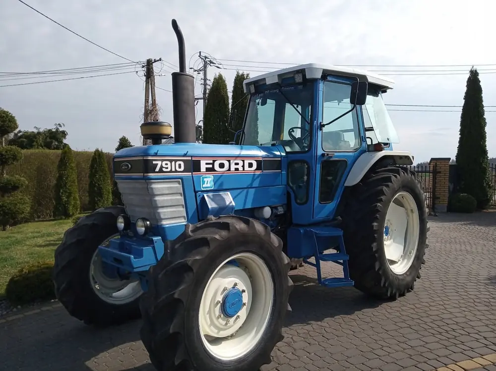 Ford-NH 7910