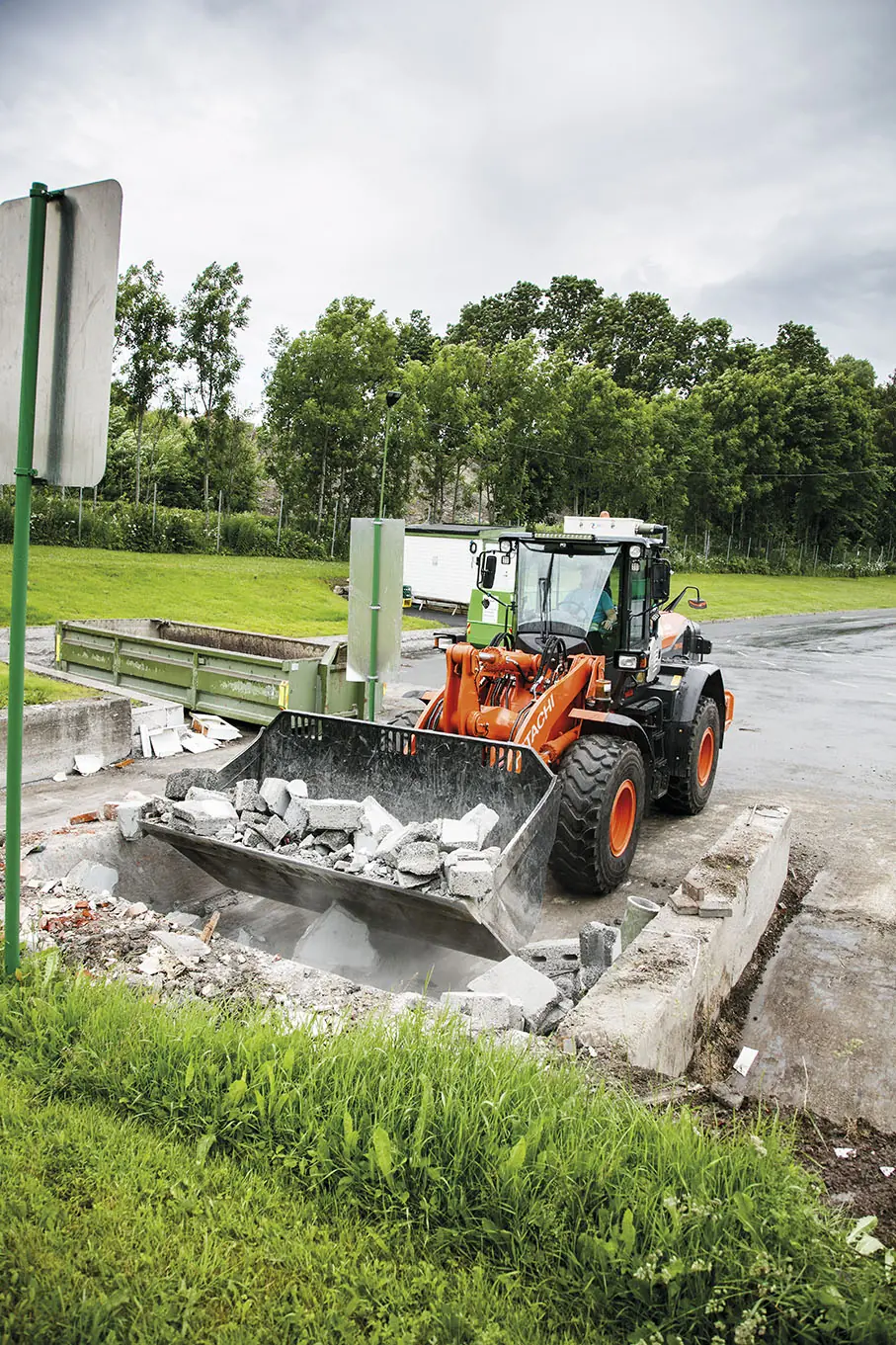 Hitachi ZW180-6 thumbnail 2