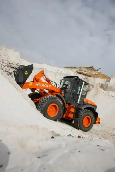 Hitachi ZW 150 thumbnail 4