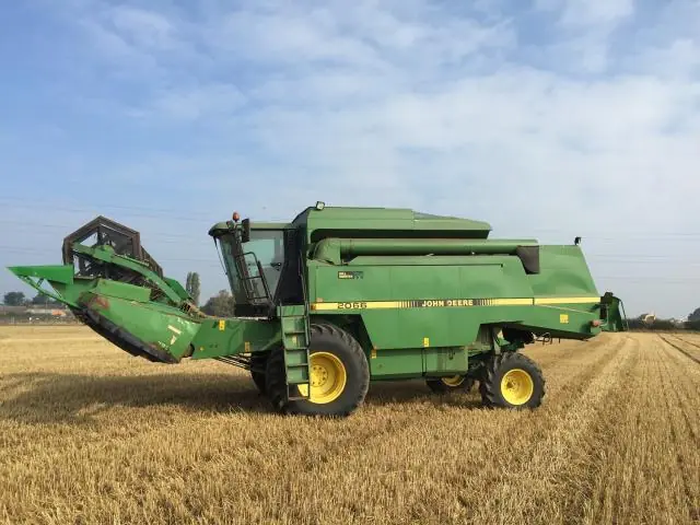 John Deere 2066