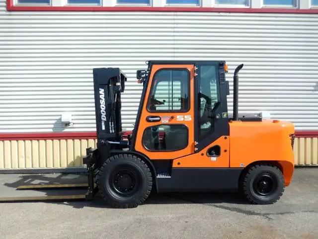 Doosan D55C-7