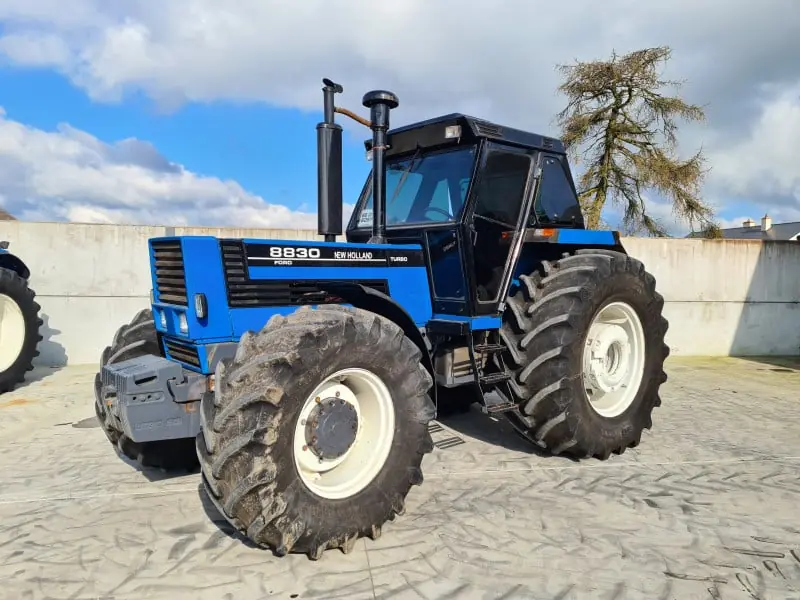 Ford-NH 8830 A Powershift