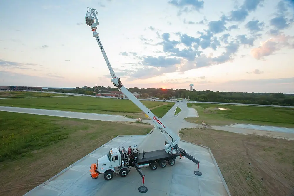 Elliott Equipment E210i E-Line