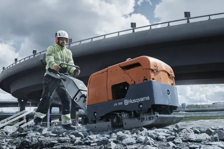 Husqvarna LH 700 thumbnail 4