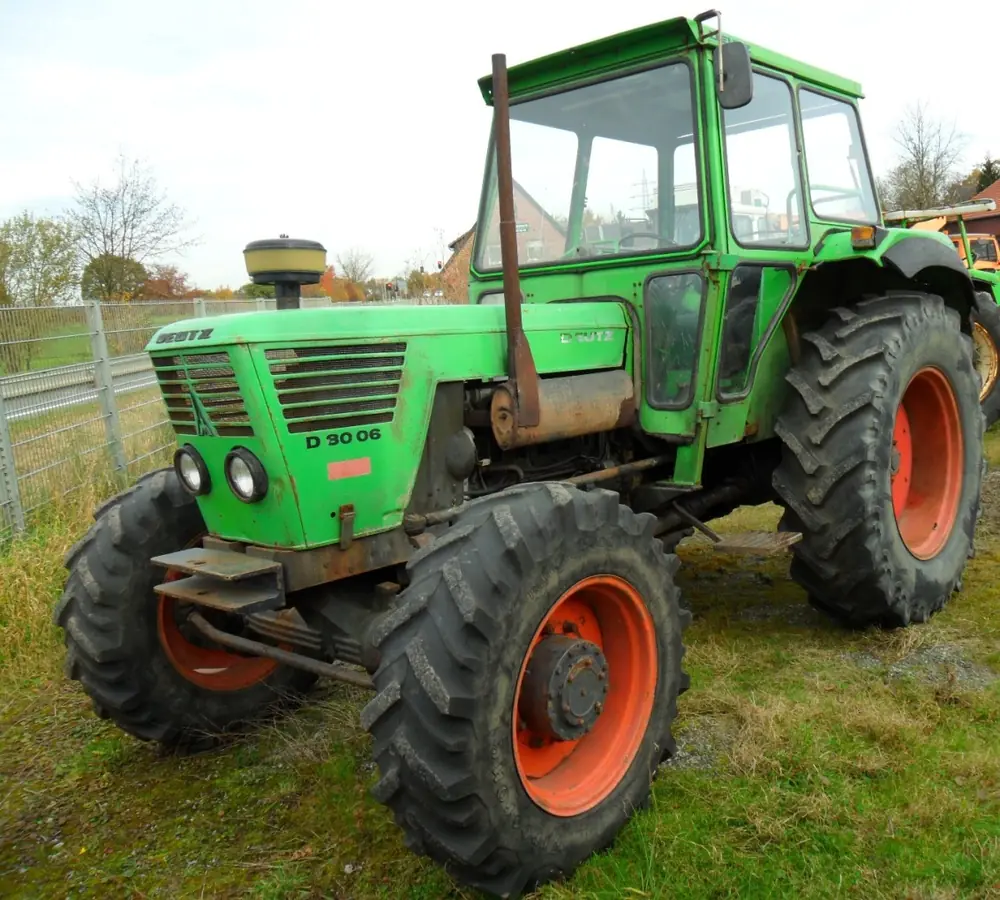 DEUTZ-FAHR D 8006A