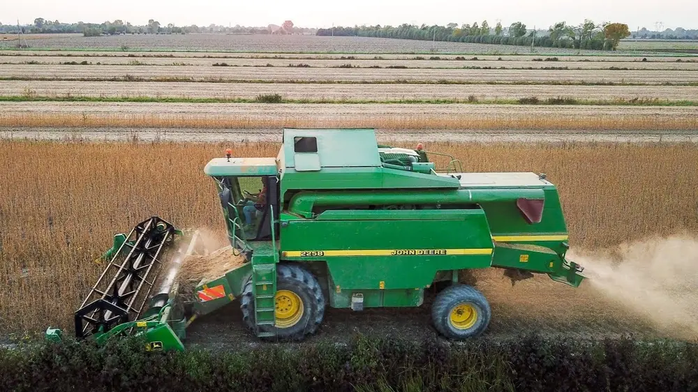 John Deere 2258