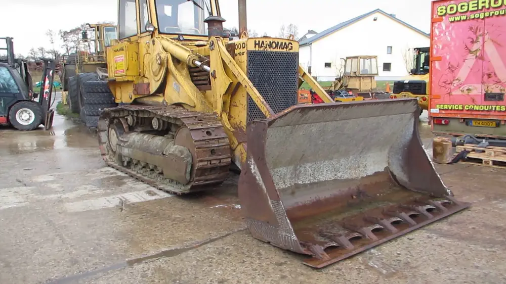 Hanomag D 700 D S