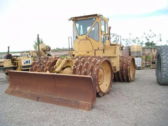 Caterpillar 825B