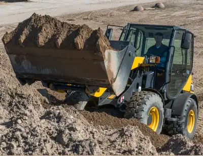 Komatsu WA70-7 thumbnail 4