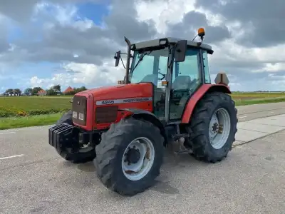 Massey Ferguson MF 4245 Freisicht