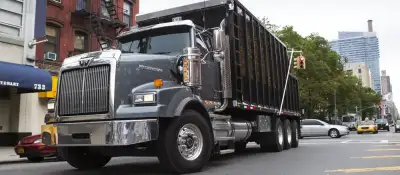 Western Star 4900 SB 54" Low Roof Detroit DD13