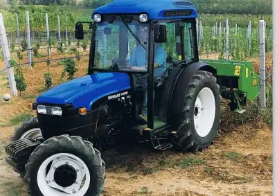 New Holland TN 70 SA (700)