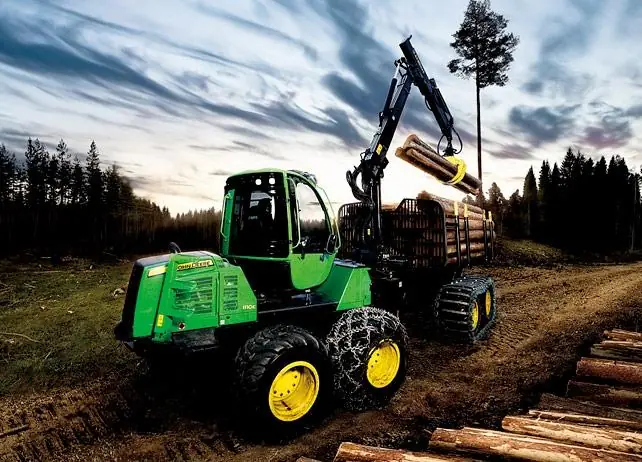 John Deere 1110 E