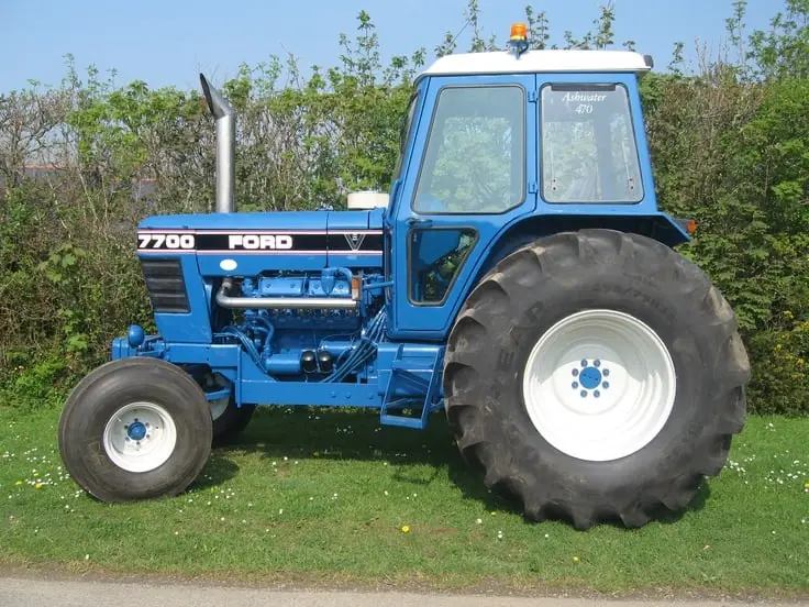 Ford-NH 7700
