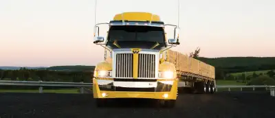 Western Star 5700 XE 40" Stratosphere High Roof Detroit DD16 thumbnail 3