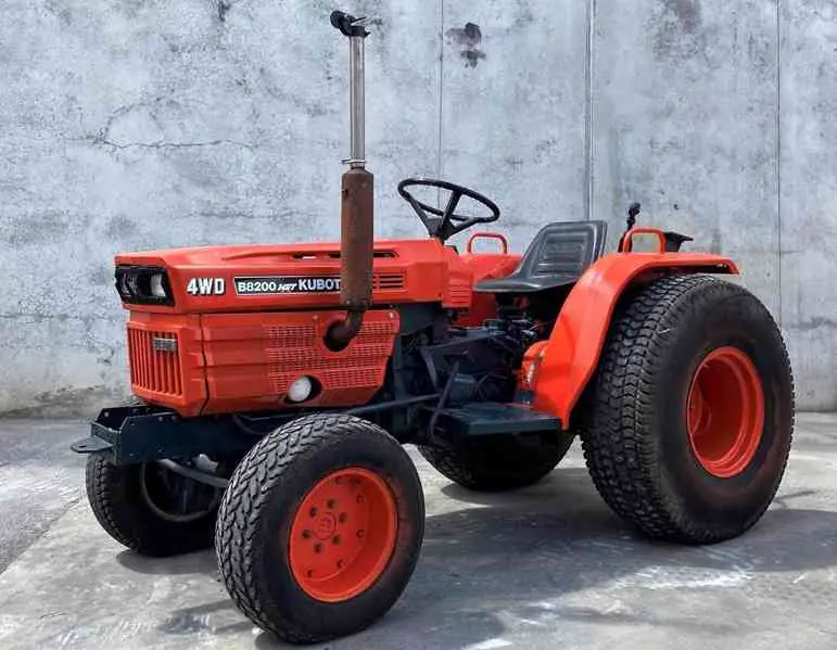 Kubota B8200