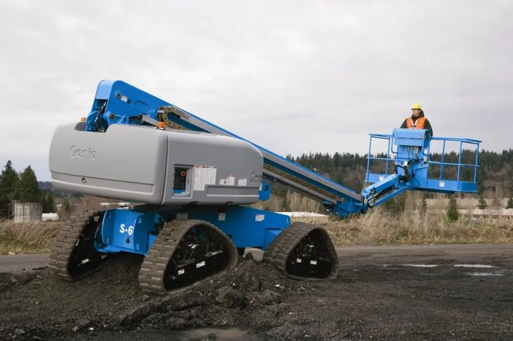 Genie S-60 TraX